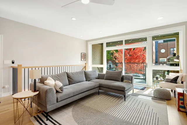 $799,000 | 2404 West Moffat Street, Unit 1, Chicago, IL 60647