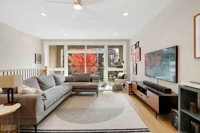 $799,000 | 2404 West Moffat Street, Unit 1, Chicago, IL 60647