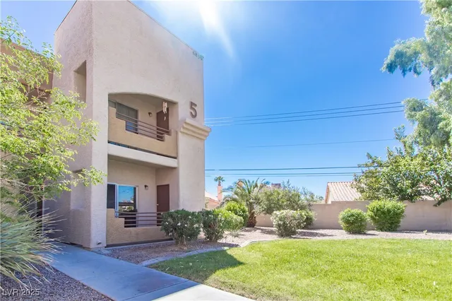 $1,200 | 6859 Tamarus Street, Unit 101, Las Vegas, NV 89119