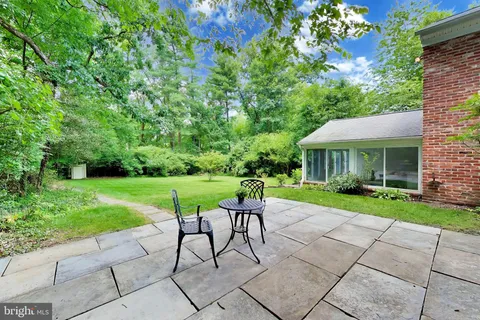 $1,050,000 | 4 Orchard Way North, Rockville, MD 20854
