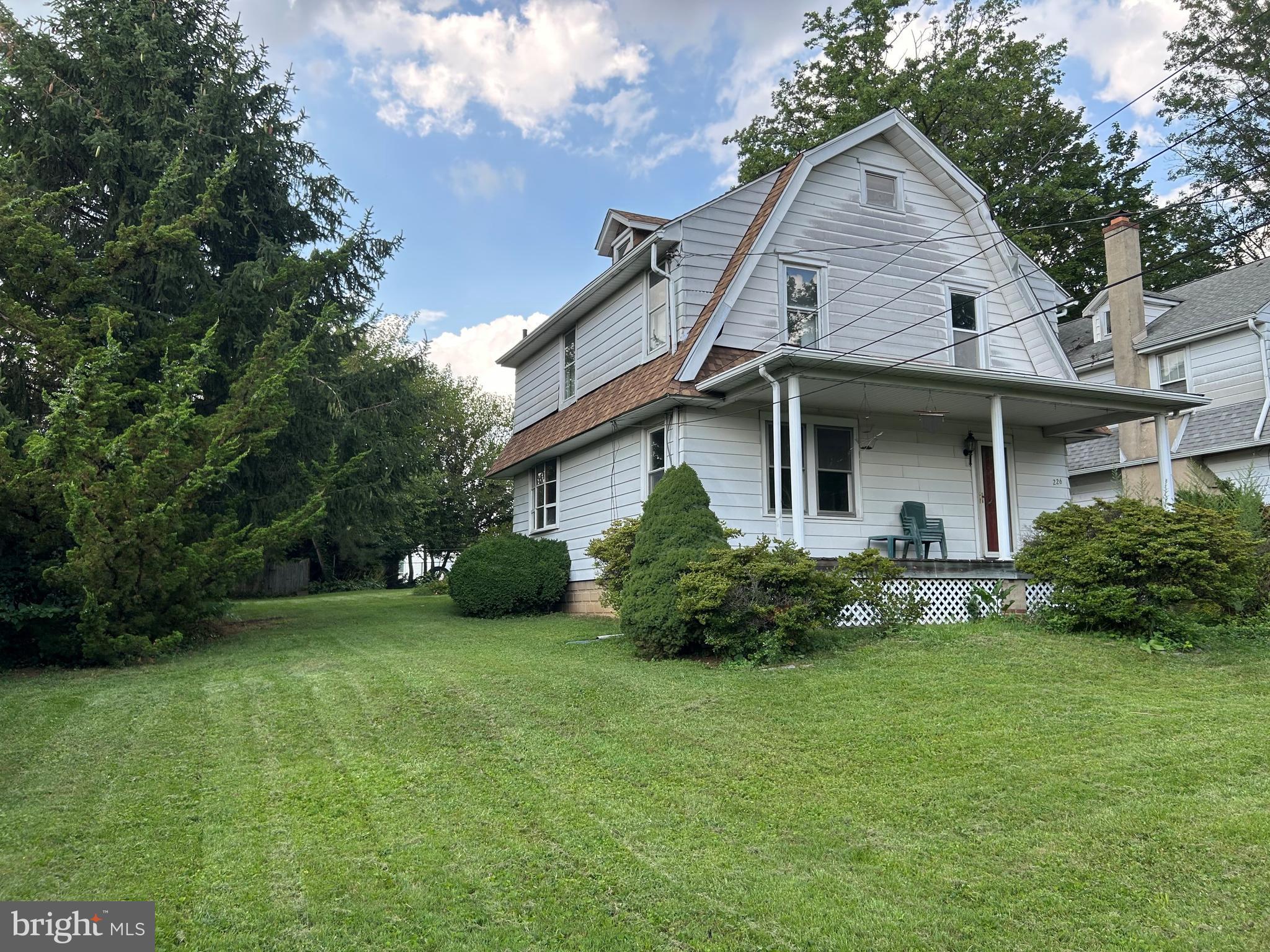 226 Dutton Mill Road Brookhaven, PA 19015 - Photo 1 of 25 226 E Dutton Mill Rd, in Middletown- Rose Tree Med