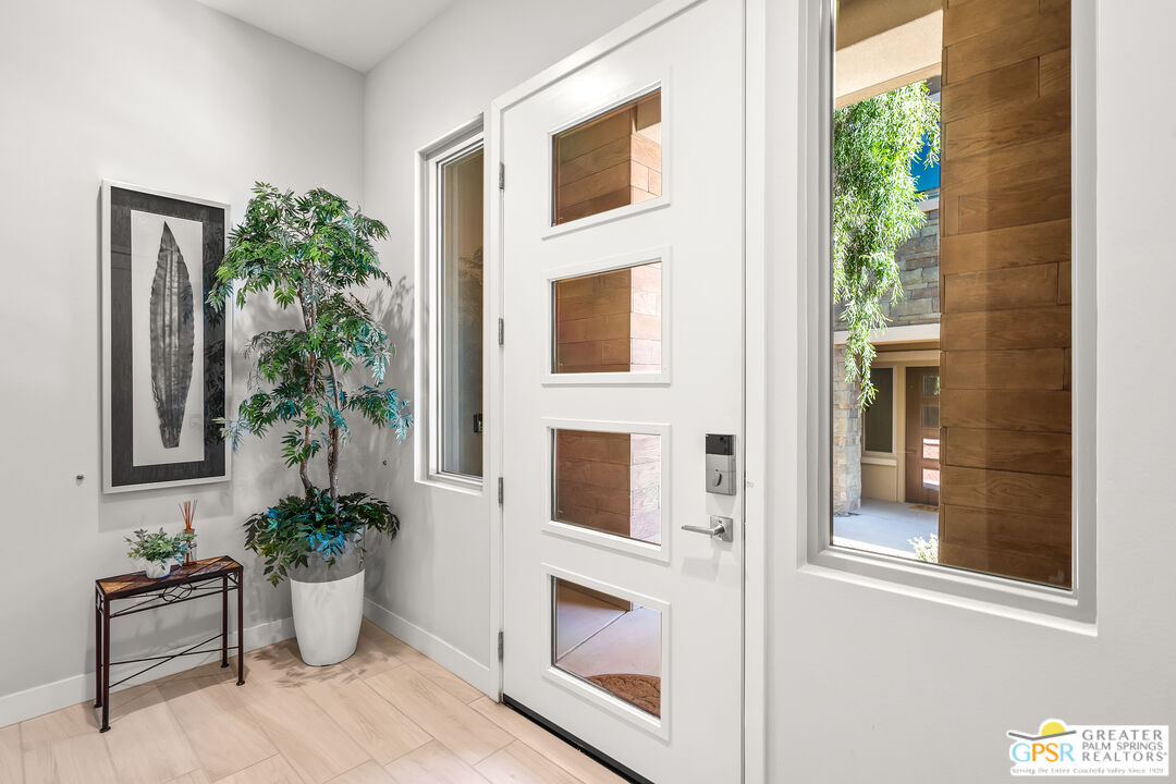 204 Retreat Circle Palm Desert, CA 92260 - Photo 9 of 60