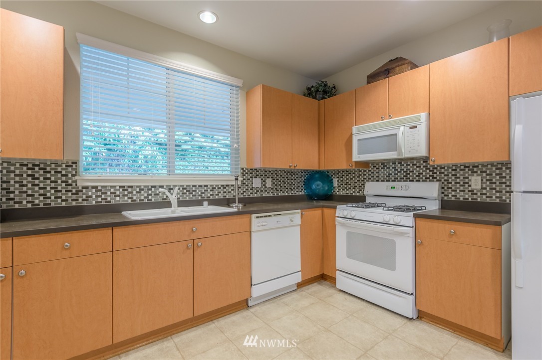 4815 Lake Place South, Unit D Renton, WA 98055 - Photo 24 of 25