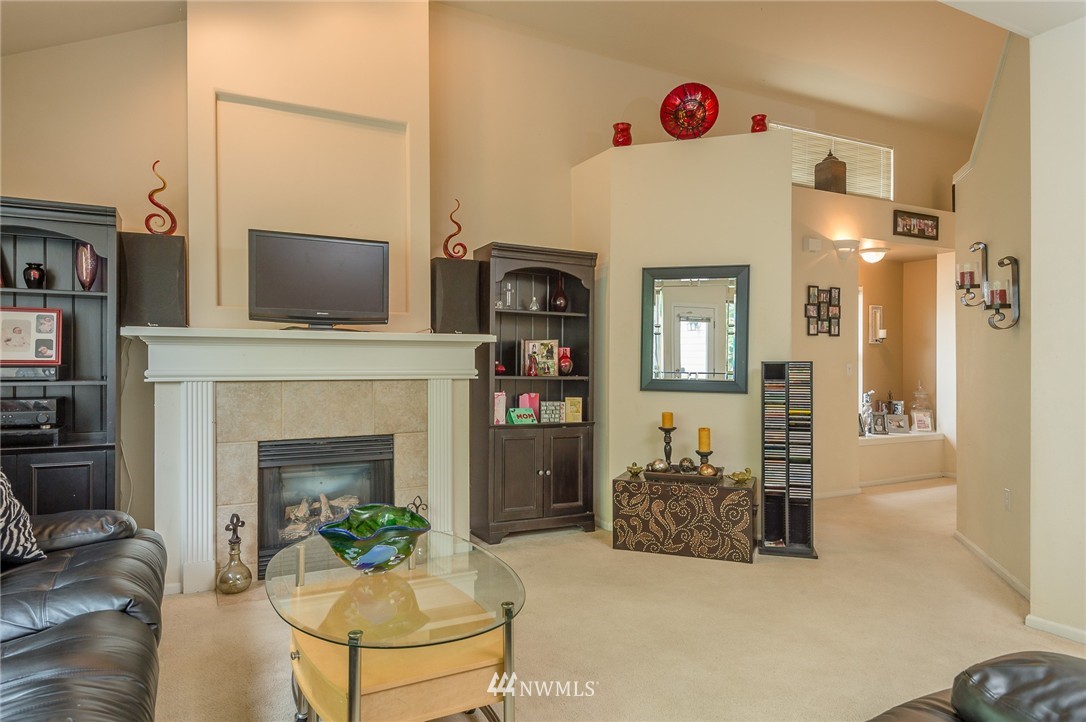 4815 Lake Place South, Unit D Renton, WA 98055 - Photo 4 of 25