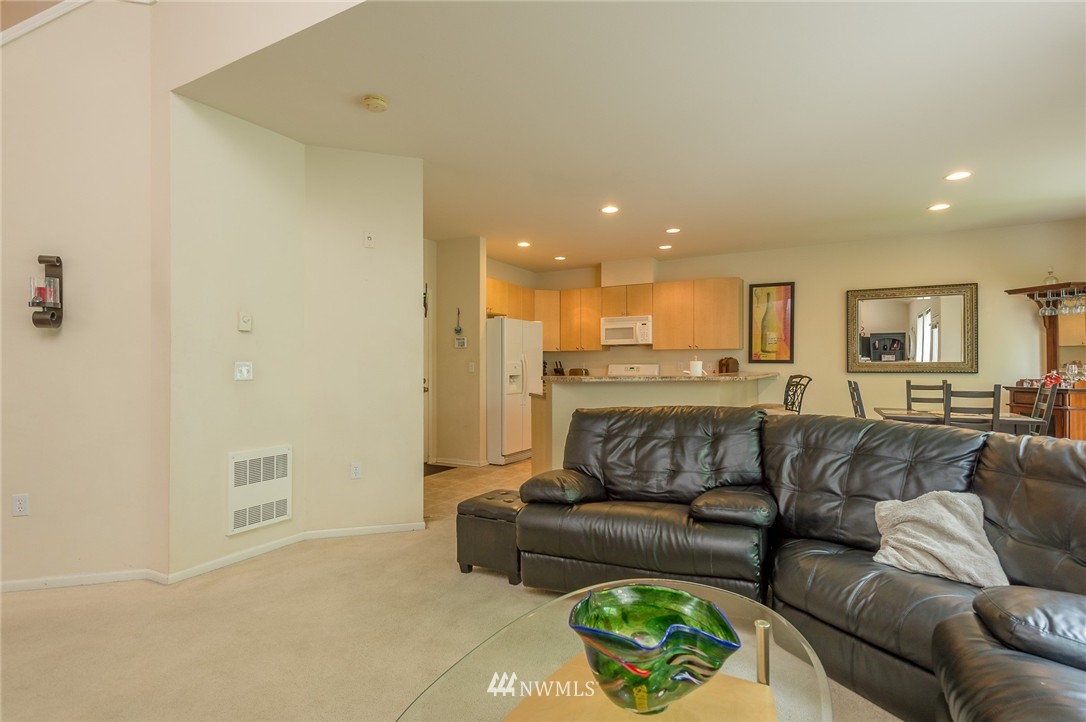 4815 Lake Place South, Unit D Renton, WA 98055 - Photo 5 of 25