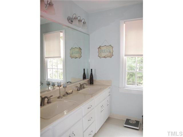 1813 Snow Wind Drive Raleigh, NC 27615 - Photo 11 of 21 Bathroom