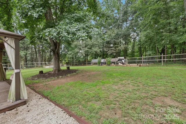 a view of outdoor space