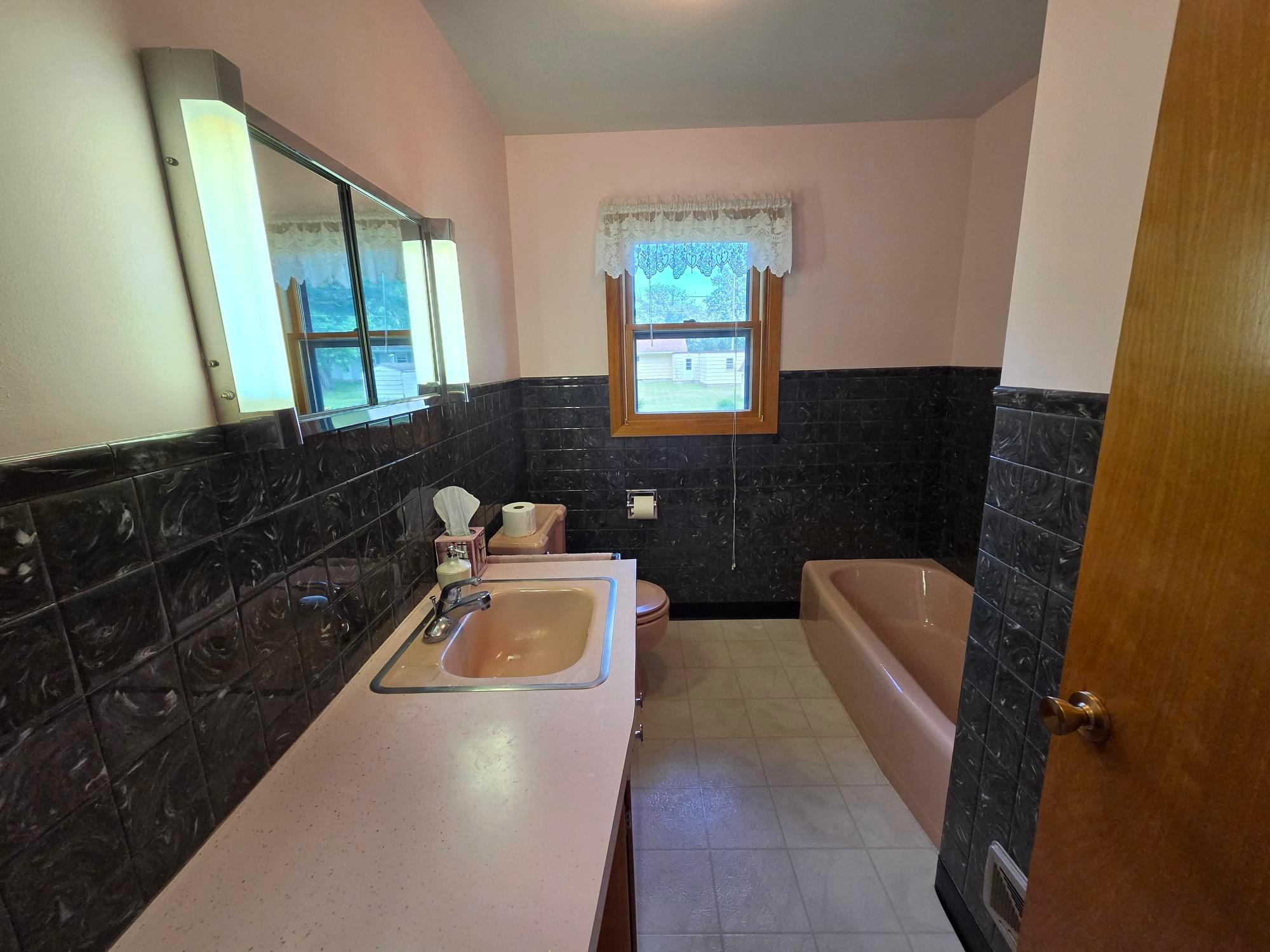 2202 Windsor Road Albert Lea, MN 56007 - Photo 18 of 44