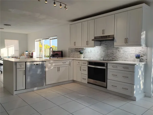 $779,000 | 7515 Southwest 164th Court, Miami, FL 33193