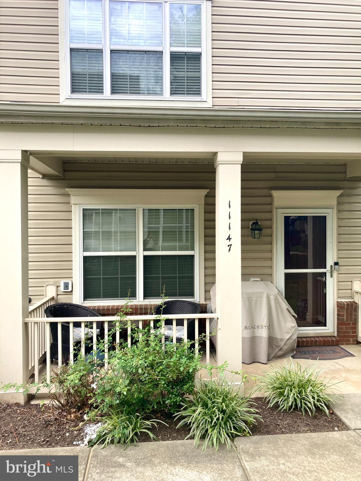 11147 Wortham Crest Circle Manassas, VA 20109 - Photo 2 of 8 front view of a house