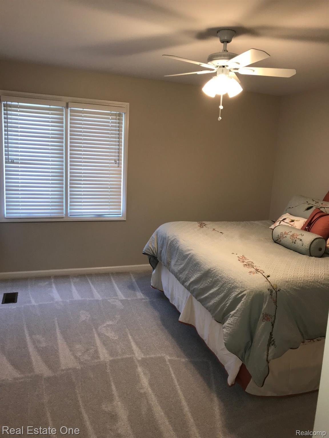 2518 Dover Rochester, MI 48309 - Photo 24 of 29 bedroom 4.jpg