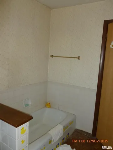 $200,000 | 5311 North Fairmount Street, Davenport, IA 52806