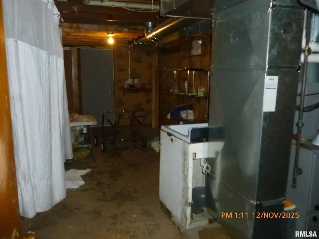 $200,000 | 5311 North Fairmount Street, Davenport, IA 52806