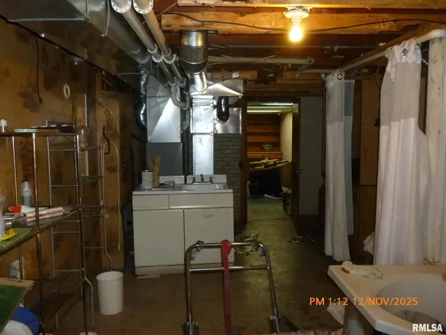 $200,000 | 5311 North Fairmount Street, Davenport, IA 52806