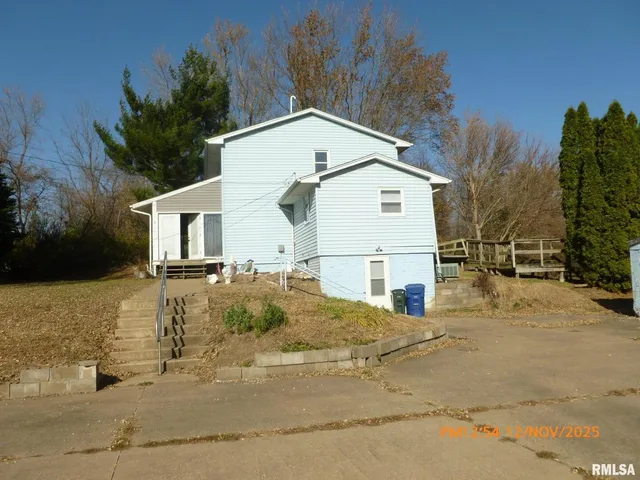 $200,000 | 5311 North Fairmount Street, Davenport, IA 52806