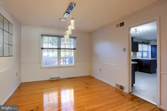 a view of empty room and window