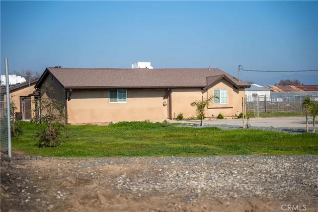 a view of a parking space