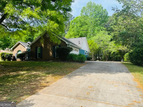 $1,995 | 165 River Park Drive, Newnan, GA 30265