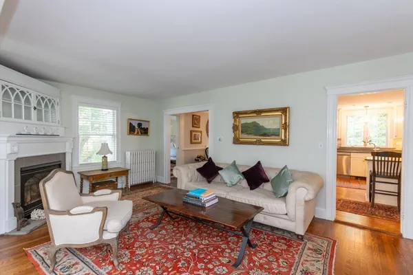 $1,198,000 | 6 Willow Street, Wellesley, MA 02481