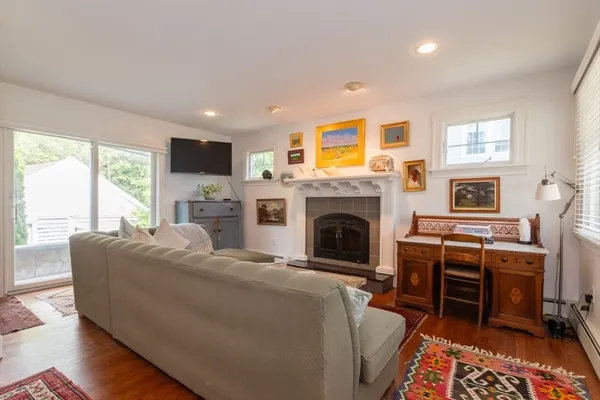 $1,198,000 | 6 Willow Street, Wellesley, MA 02481