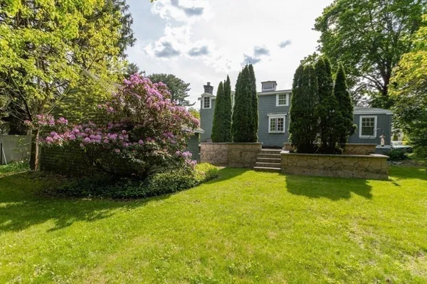 $1,198,000 | 6 Willow Street, Wellesley, MA 02481