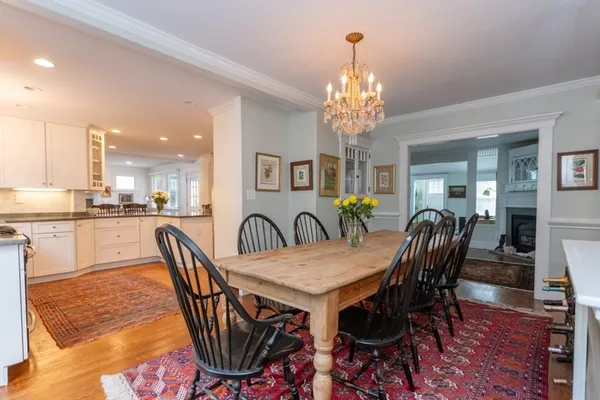 $1,198,000 | 6 Willow Street, Wellesley, MA 02481