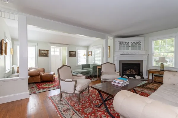 $1,198,000 | 6 Willow Street, Wellesley, MA 02481