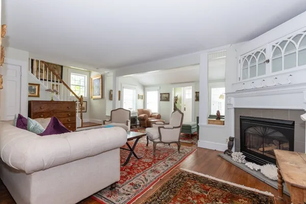 $1,198,000 | 6 Willow Street, Wellesley, MA 02481