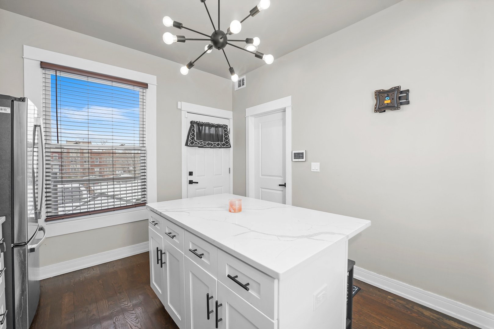 1652 South Ridgeway Avenue Chicago, IL 60623 - Photo 8 of 24 Gallery Image 8