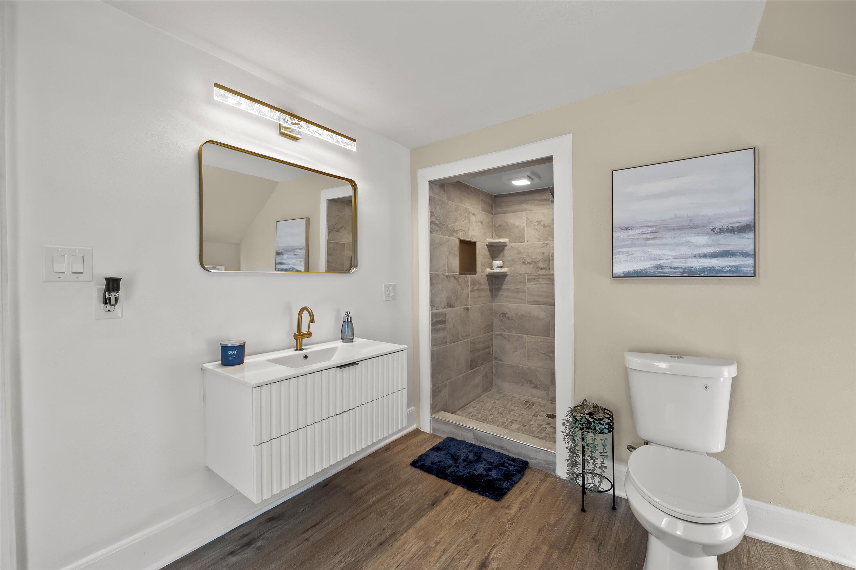 W156N5045 Pilgrim Road Menomonee Falls, WI 53051 - Photo 22 of 36 Upper Full Bathroom