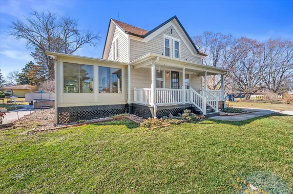 $500,000 | W156N5045 Pilgrim Road, Menomonee Falls, WI 53051