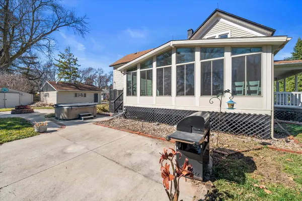 $500,000 | W156N5045 Pilgrim Road, Menomonee Falls, WI 53051