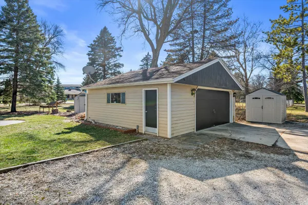 $500,000 | W156N5045 Pilgrim Road, Menomonee Falls, WI 53051