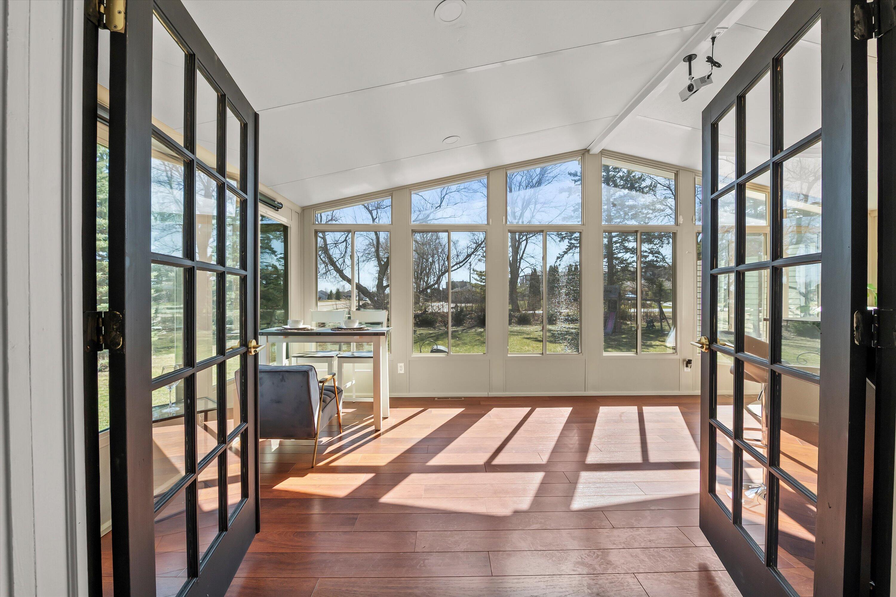 W156N5045 Pilgrim Road Menomonee Falls, WI 53051 - Photo 8 of 36 4 seasons Room