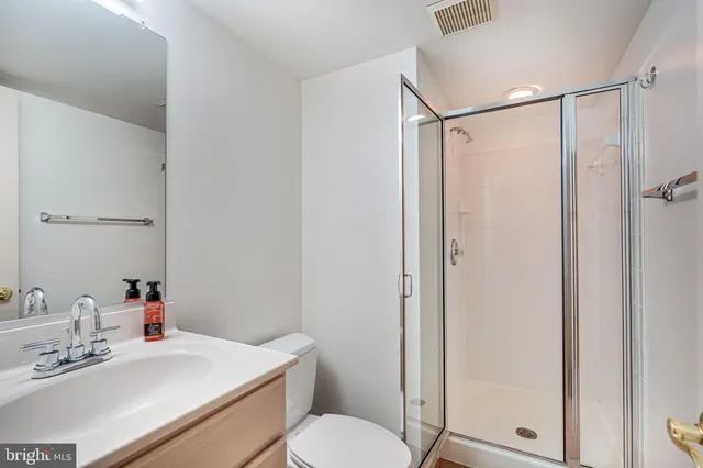 $5,500 | 150 Rees Place, Falls Church, VA 22046