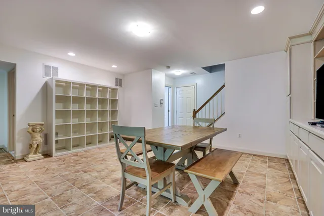 $5,500 | 150 Rees Place, Falls Church, VA 22046