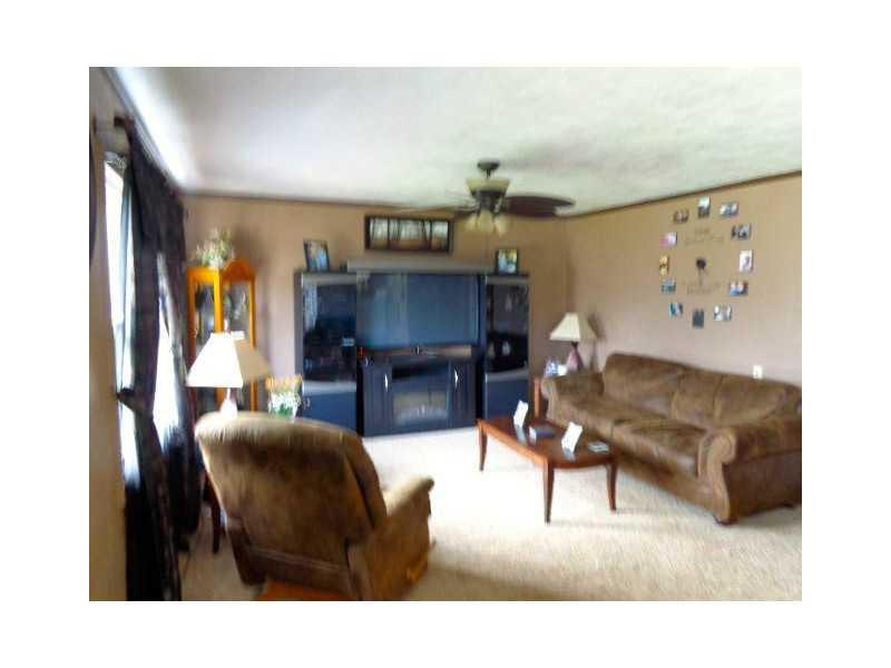 2680 Lexington Avenue Springfield, OH 45505 - Photo 3 of 15