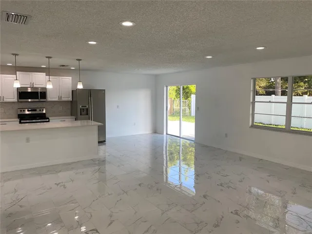 $409,900 | 481 Saturn Avenue, Sarasota, FL 34243