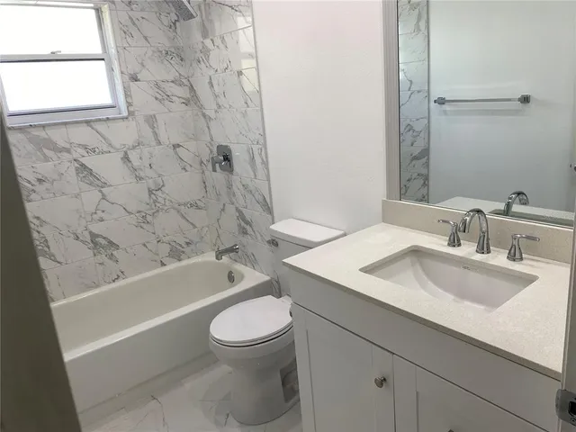 $409,900 | 481 Saturn Avenue, Sarasota, FL 34243