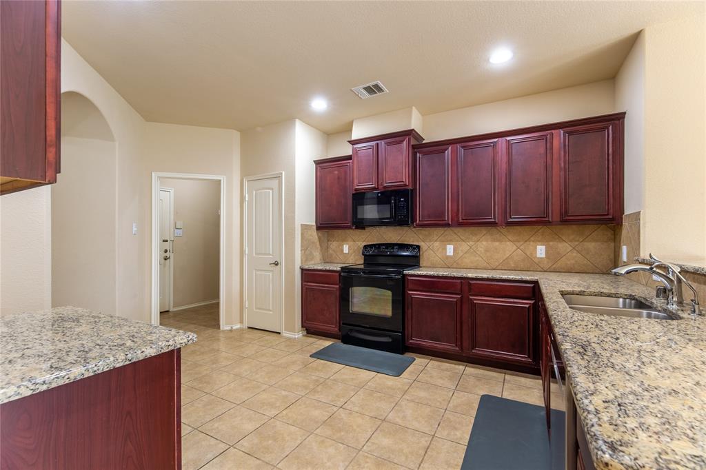 5213 Rustic Ridge Drive McKinney, TX 75071 - Photo 7 of 28