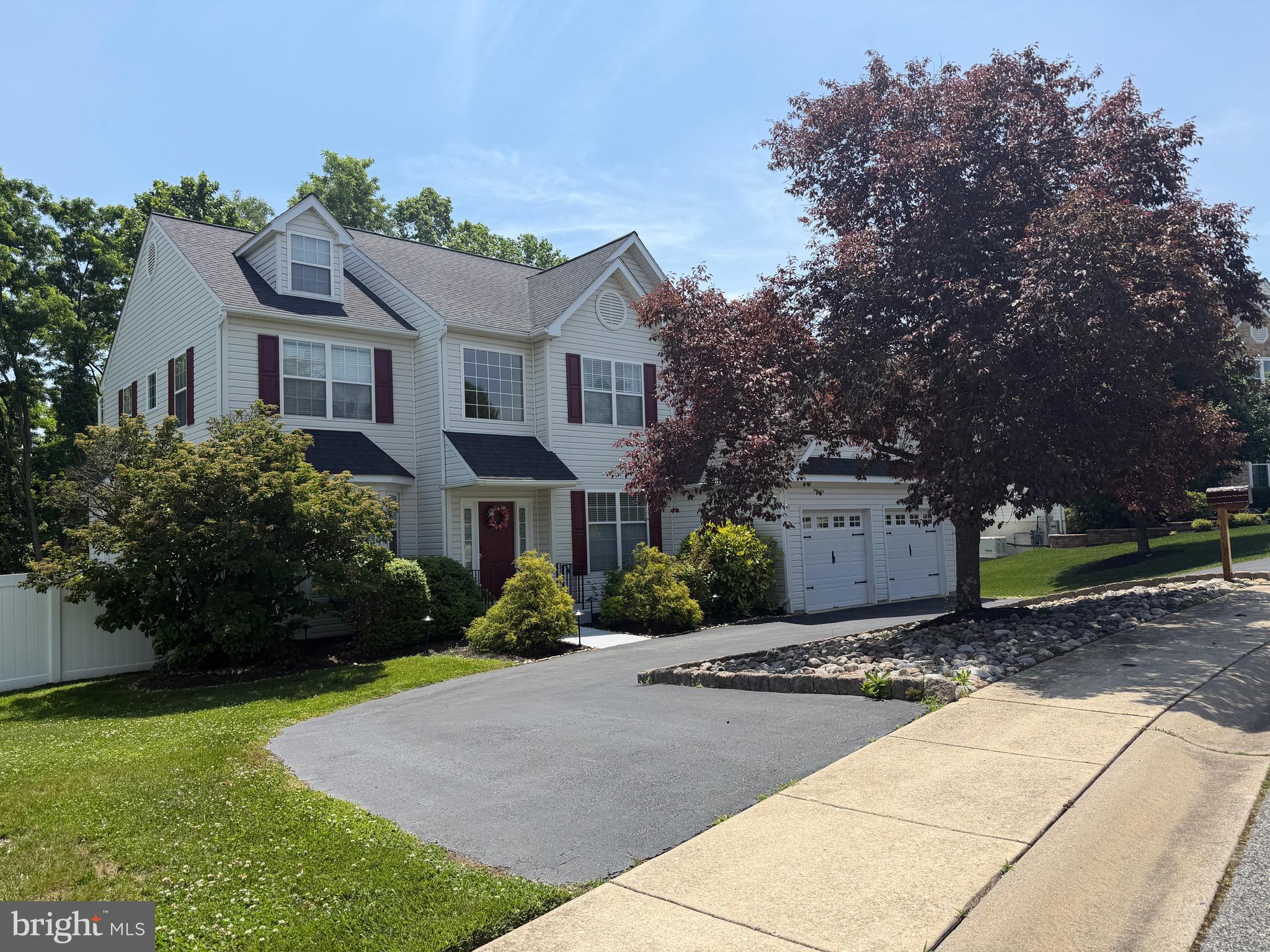 112 Springvalley Way Aston, PA 19014 - Photo 2 of 6