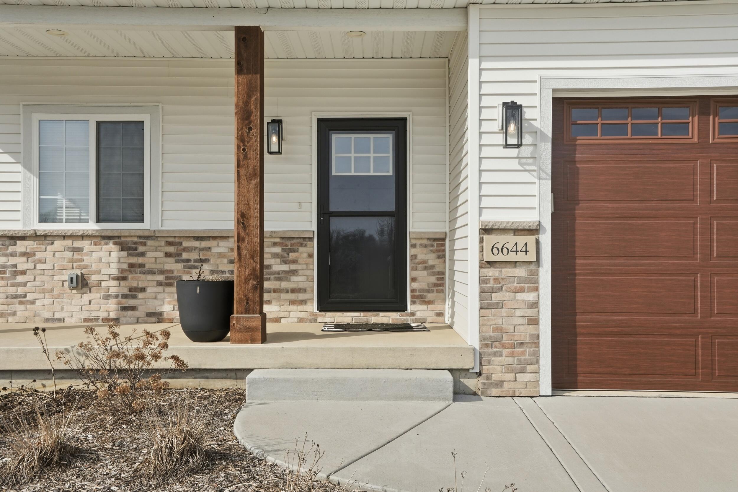6644 160th Place Lowell, IN 46356 - Photo 3 of 37 2500x1666