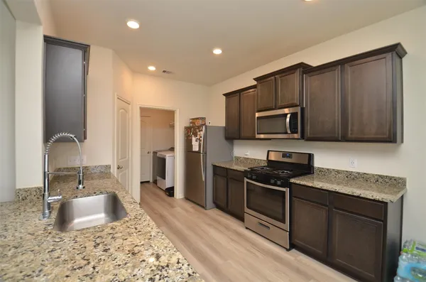 $2,000 | 2164 Mule Ridge Drive, Katy, TX 77493