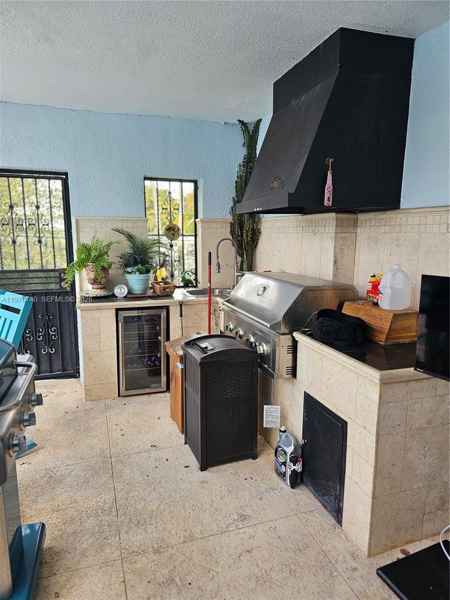 9838 Southwest 94th Terrace Miami, FL 33176 - Photo 33 of 61 Outdoors Kitchen