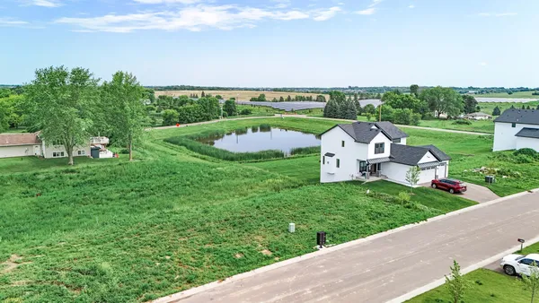 $114,900 | 9988 14th Circle Northeast, St. Michael, MN 55376