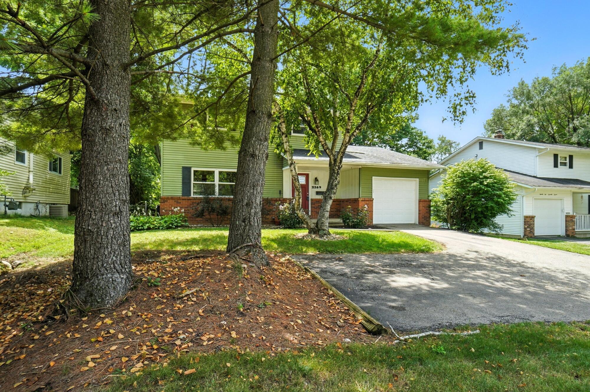 2269 Fishinger Road Upper Arlington, OH 43221 - Photo 4 of 107 mature trees