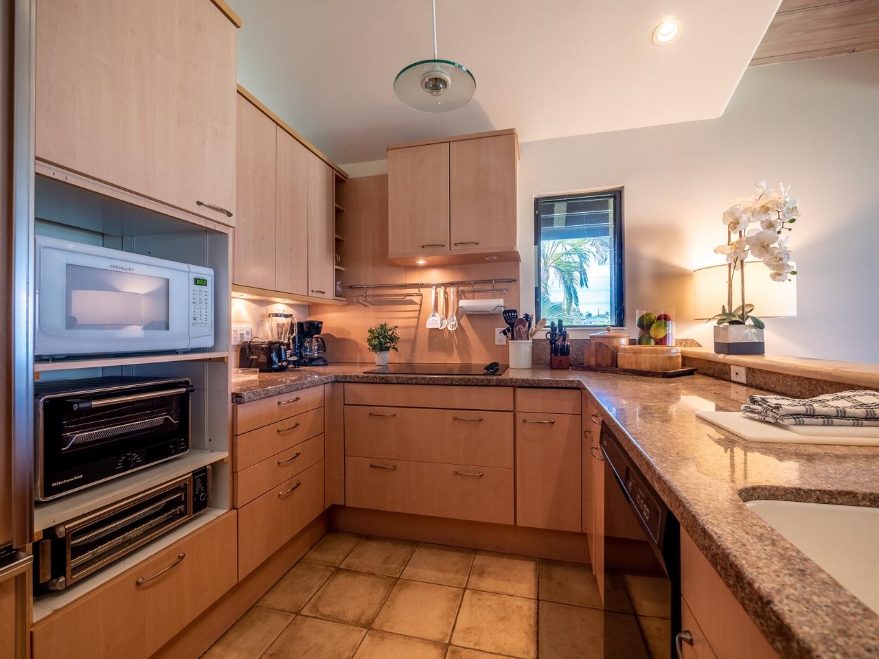 5295 Lower Honoapiilani Road, Unit C44 Lahaina, HI 96761 - Photo 13 of 29 Gallery Image 13