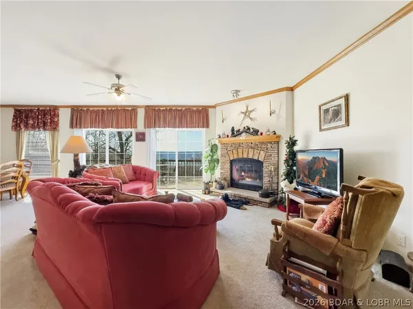 $899,900 | 27652 Happy Hours Drive, Rocky Mount, MO 65072