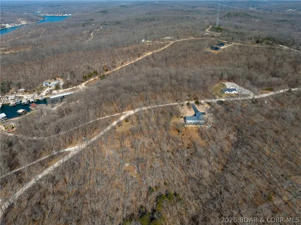 $899,900 | 27652 Happy Hours Drive, Rocky Mount, MO 65072