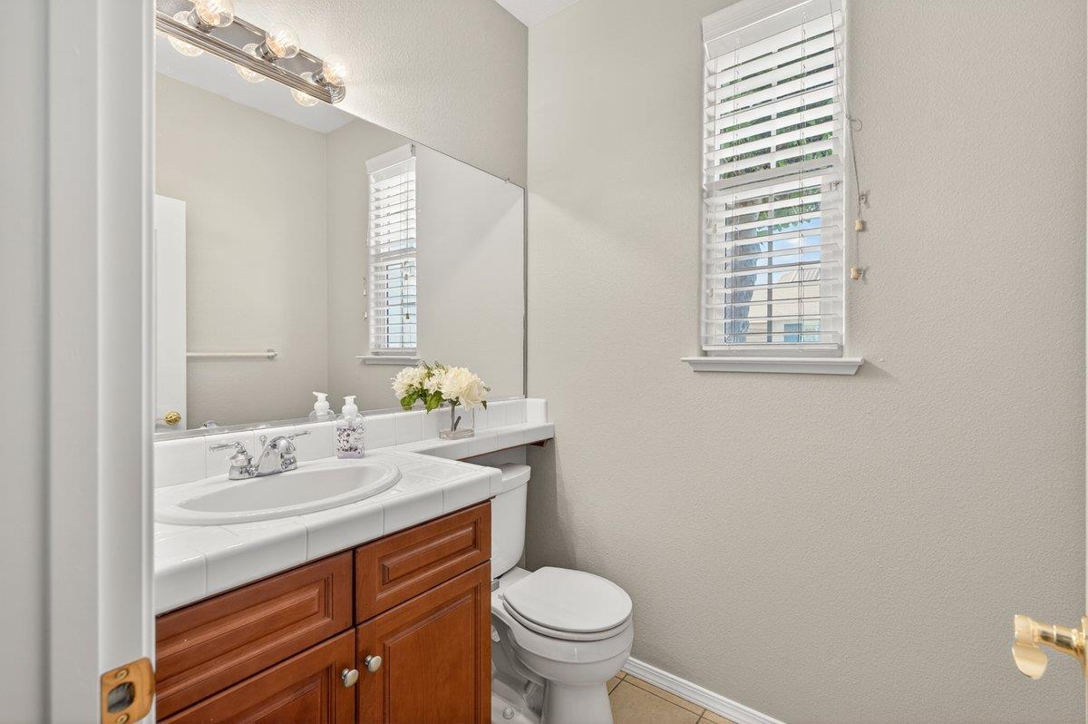 714 West Riviera Lane Clovis, CA 93619 - Photo 14 of 35 Downstairs half Bath for Guest and connivence
